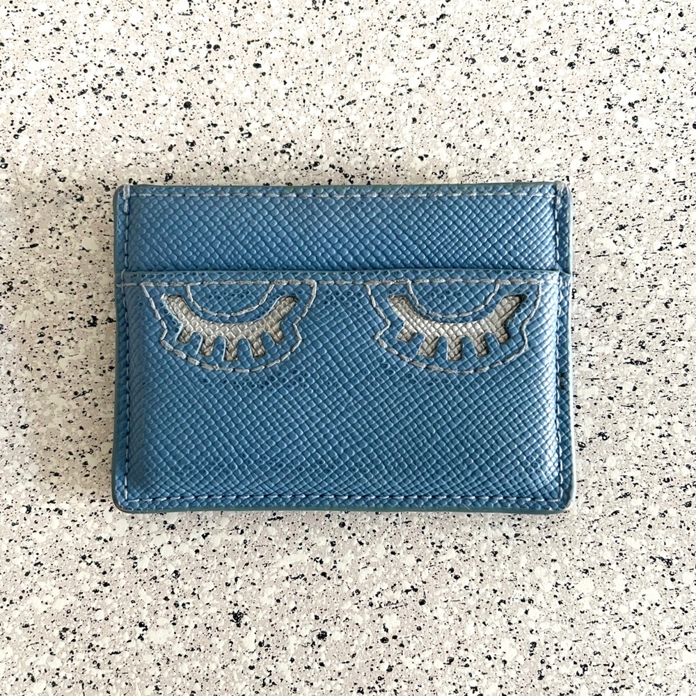 Blue eyelash cardholder